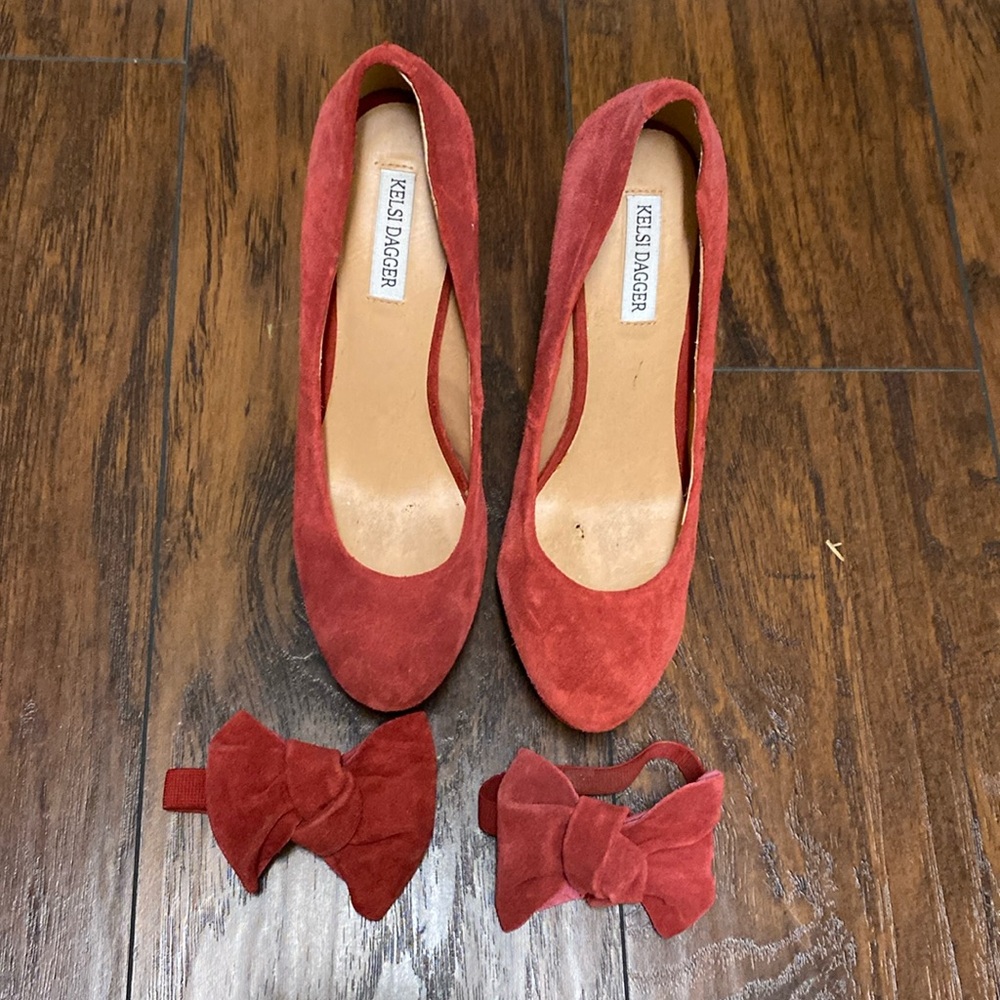 Kelsi Dagger heels